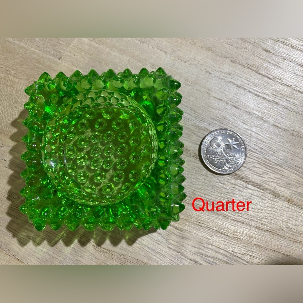 FENTON - VNTG - Green Spiked Hobnail Square Glass Salt Cellar / Keepsake Dish - Picture 8 of 8